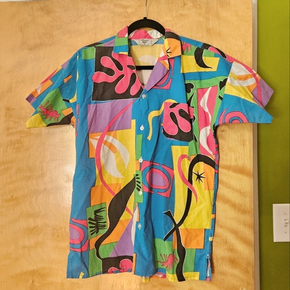 Fun vintage button-down - Picture 1 of 2